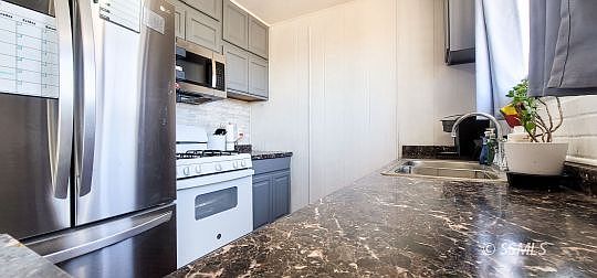 5th image of 915 W Vulcan Ave