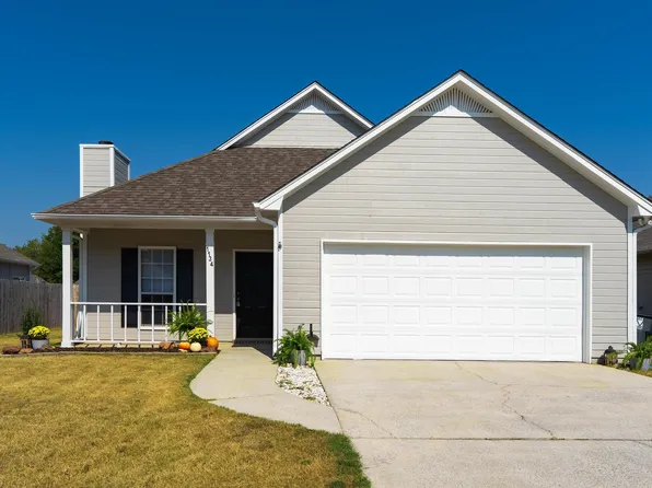 1134 Amberley Woods Dr, Helena, AL 35080