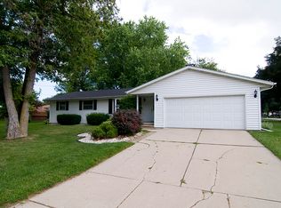 2051 Marlee Ln, Green Bay, WI 54304