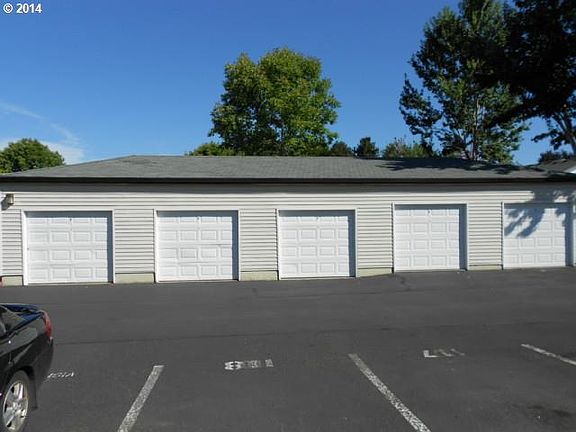3rd image of 6048 SE Drake St APT 212