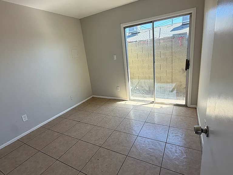 10403 N 15th Ave #1 — Photo 6