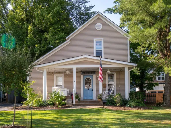 7135 Cedar St, Chagrin Falls, OH 44022