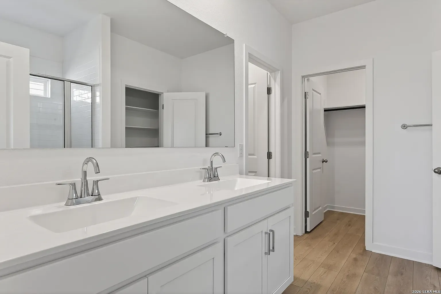 4 bed, 2.5 bath, 2206 sqft, $2,300 — Photo 4