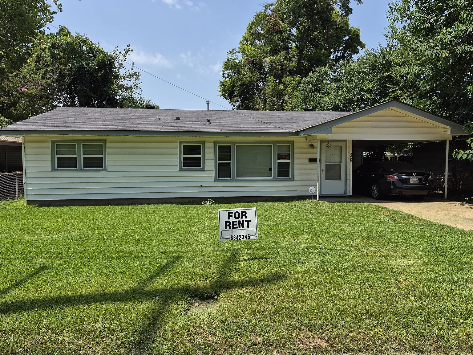 3 bed, 1074 sqft, $1,100 — Photo 1