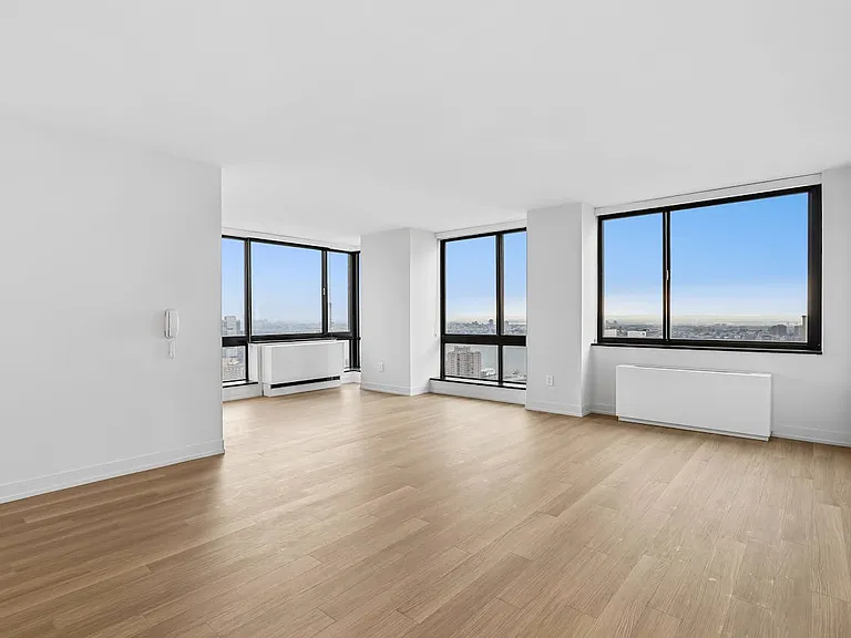 Columbus Pl #S49B — Photo 1