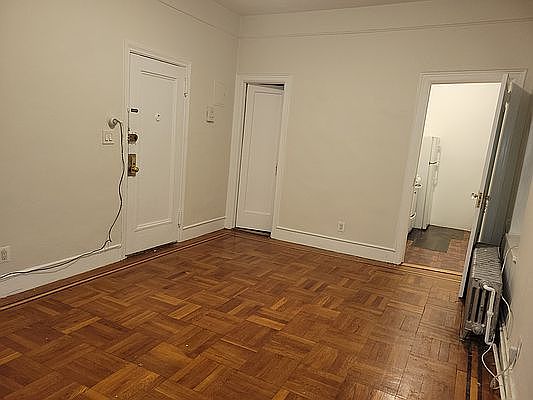 5th image of 354 E 77th St APT 3B