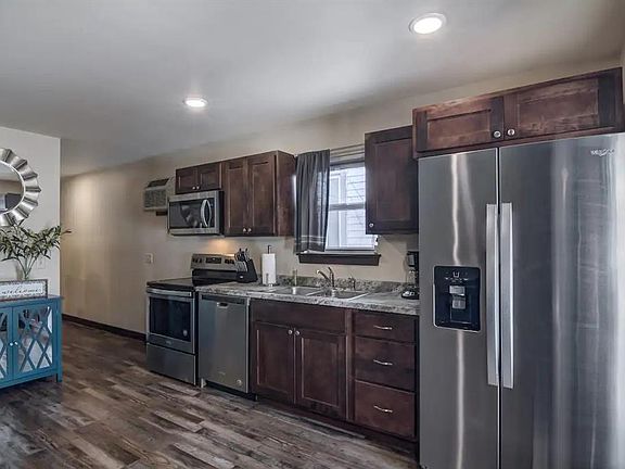 2nd image of 515 Putnam Street