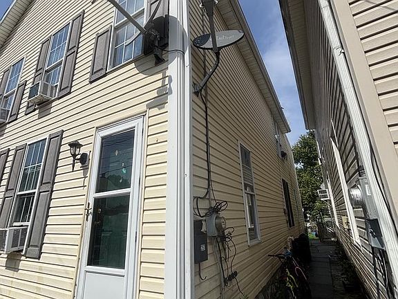3rd image of 257259 Martin Ave