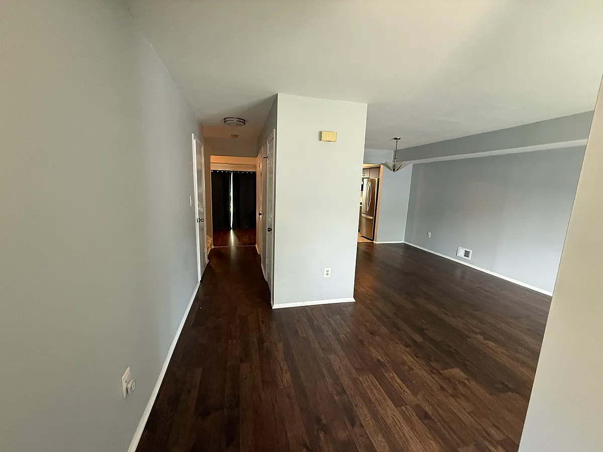 Building Photo - 359 Cotswold Pl