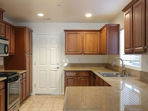 5th image of 14035 Bryant Ln