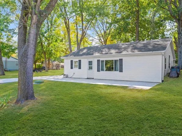 958 N 3555 East Rd, Neoga, IL 62447