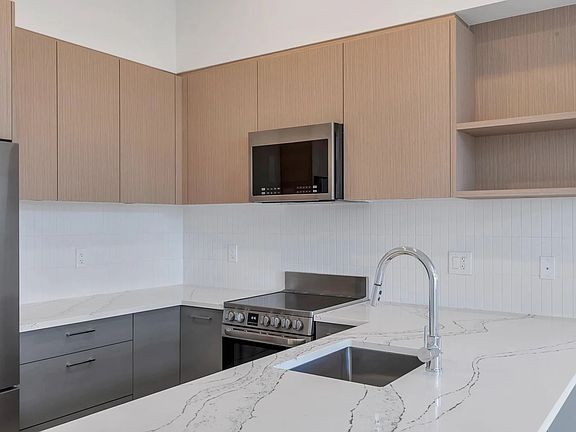 4th image of 10777 138th St #D177