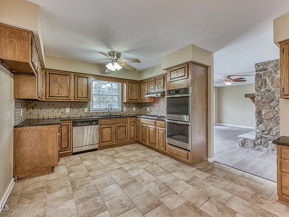 2nd image of 5509 Memorial Blvd