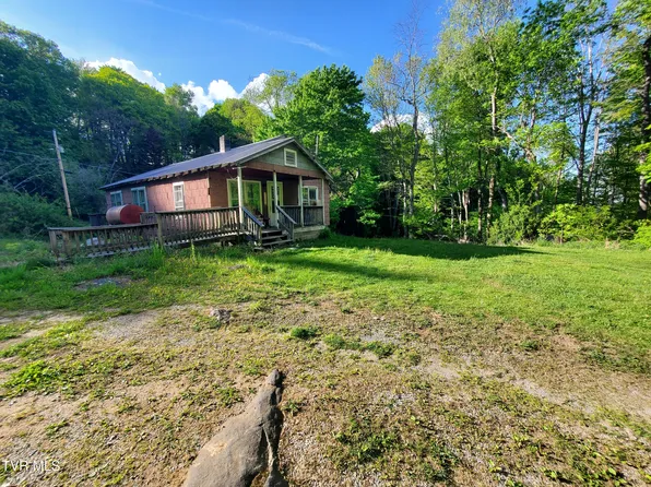 190 Big Cove Creek Rd, Roan Mountain, TN 37687