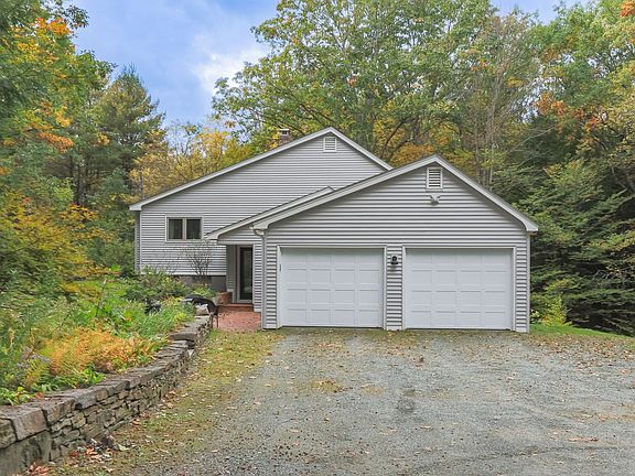 4th image of 565 Old County Road