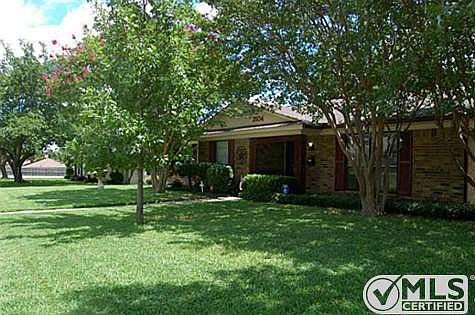 1st image of 2504 River Oaks Ln