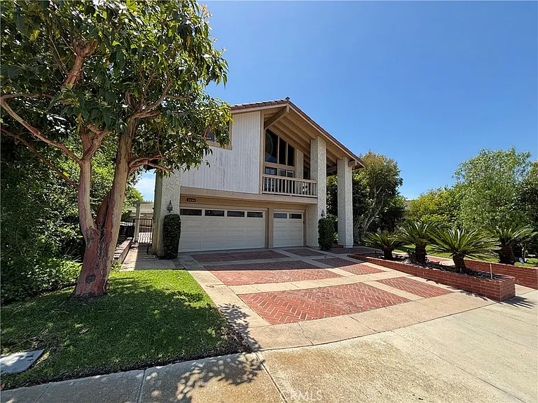 2230 E Vista Mesa Way — Photo 2