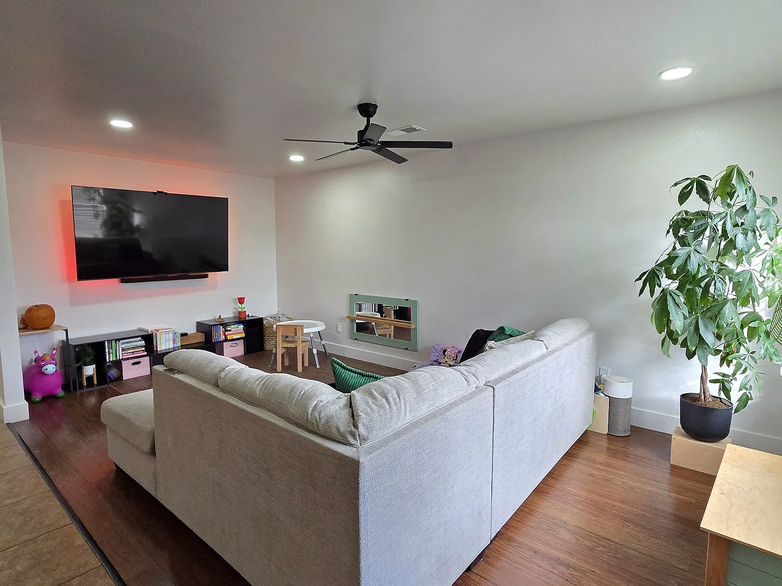 3 bed, 1215 sqft, $1,450 — Photo 2