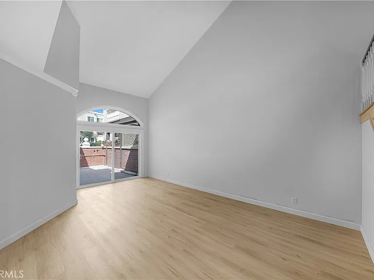 6082 Eaglecrest Dr — Photo 24