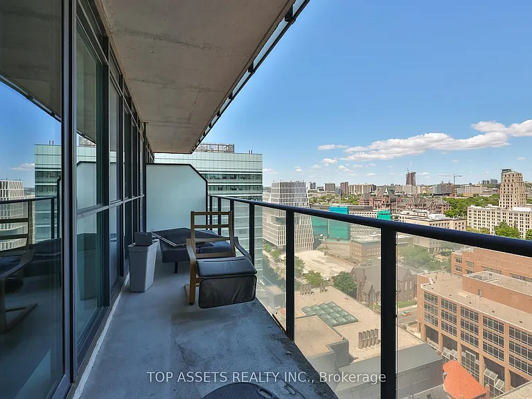 770 Bay St #2112 — Photo 17