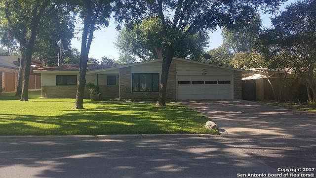 1st image of 318 Calumet Pl