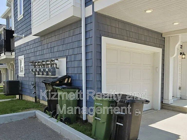 735 Allard Blvd SW #22 — Photo 3
