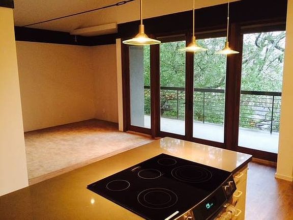 3rd image of 7 Mountain View Pl