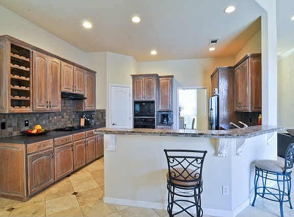 4th image of 3628 Eden Dr