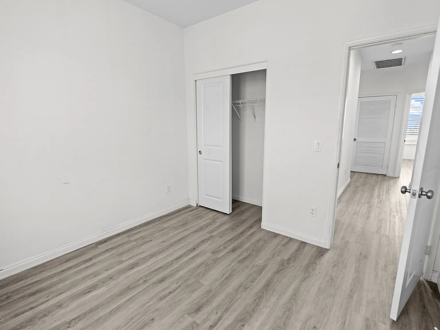 4 bed, 1760 sqft, $4,000 — Photo 3
