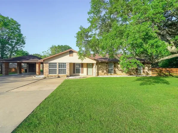 1502 Avenue G, Danbury, TX 77534