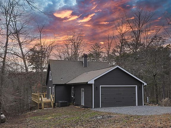 5th image of 772 Heritage Way