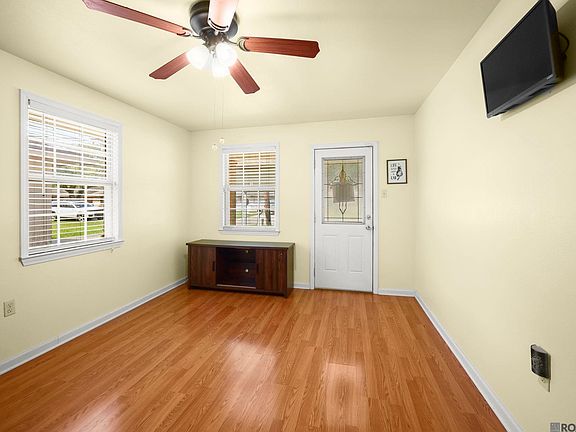 4th image of 1020 S Stacy Ave