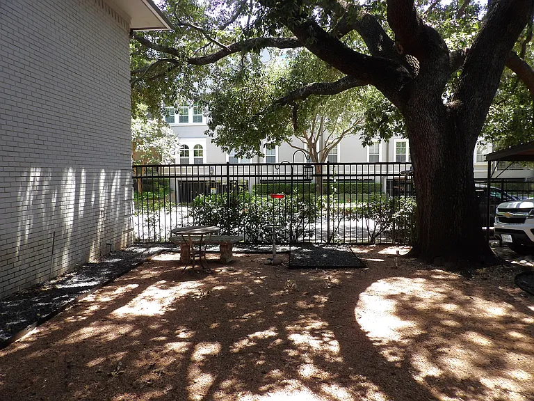 4405 McKinney Ave #204 — Photo 3
