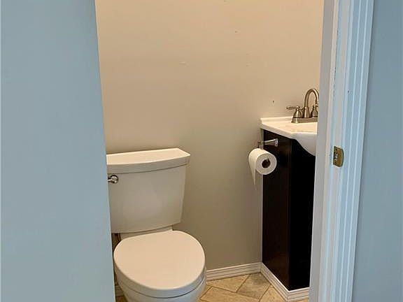 5th image of 7125 Pinewood Dr