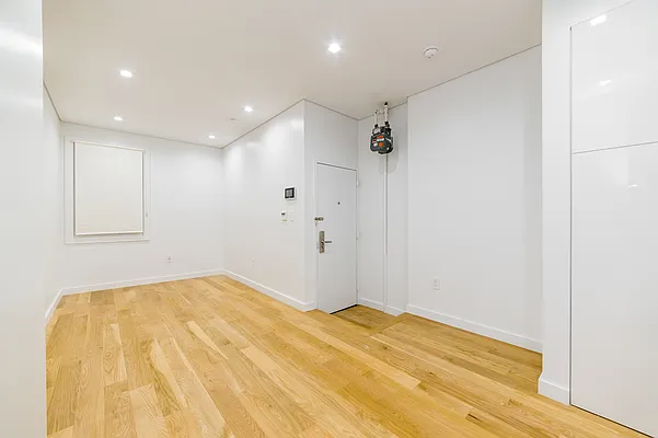 Rented by REAL New York | media 12