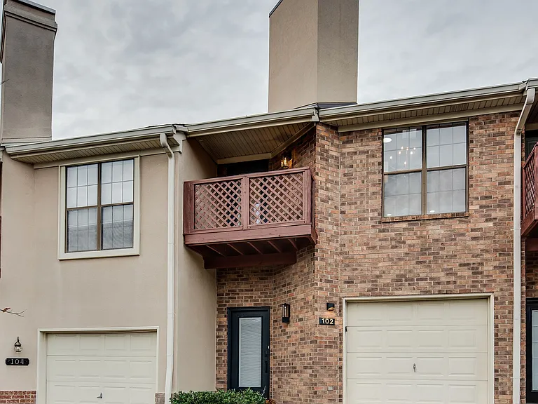 102 Villa View Ct — Photo 2