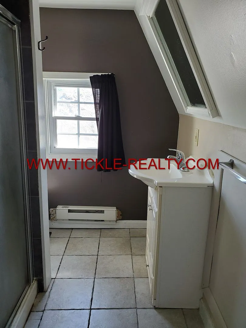20 Tracy Street — Photo 4
