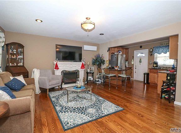 5th image of 222 West Dr