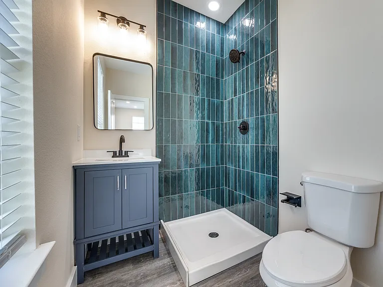 515 N Davis Dr — Photo 2