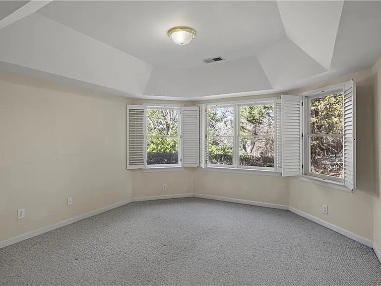 5685 Lake Manor Trce — Photo 24