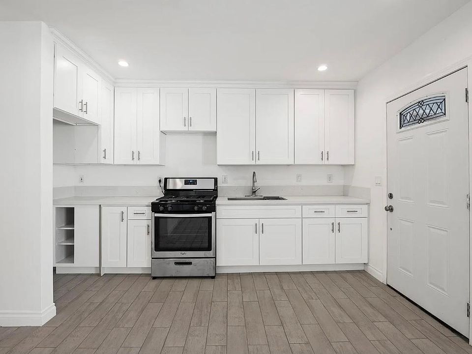 1st image of 8126 Lesner Ave