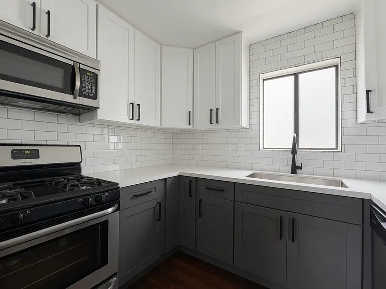 Moorpark Lofts — Photo 10
