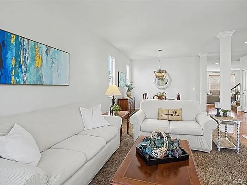 5 bed, 5.0 bath, 4525 sqft, $5,095 — Photo 4