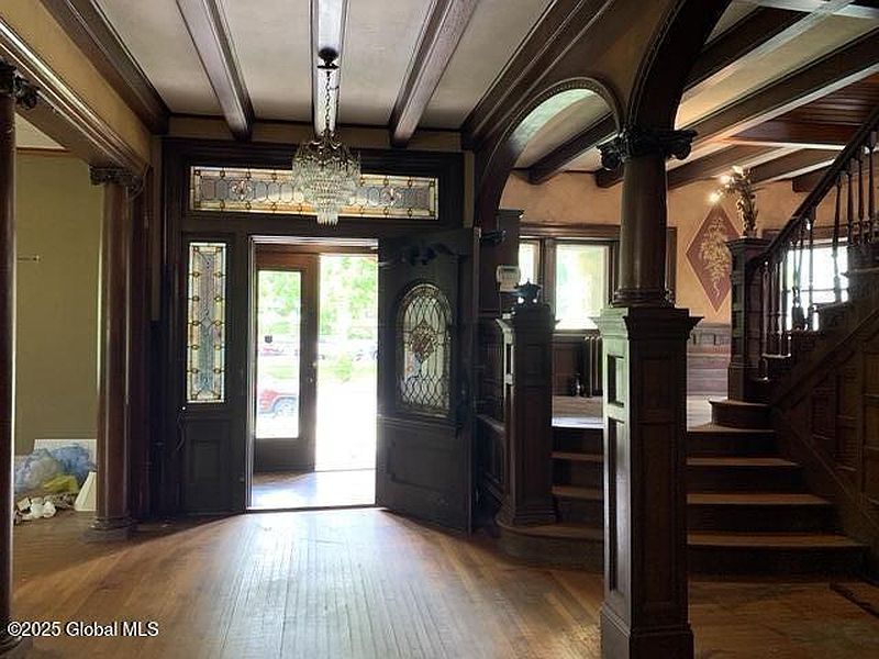 4th image of 1077 University Place