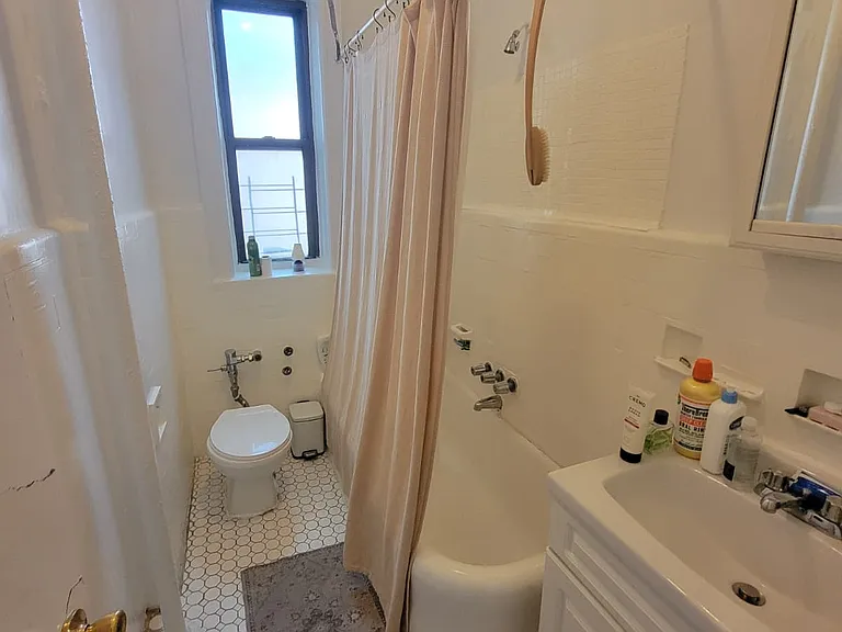 72-15 41st Ave #D42 — Photo 4