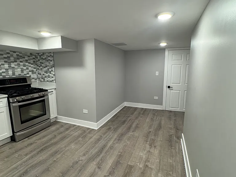 2152 W 19th St #M — Photo 14