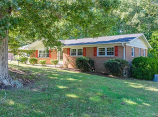 425 Oakgrove Rd, Asheboro, NC 27205