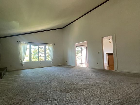 4th image of 24020 Janssen Ct
