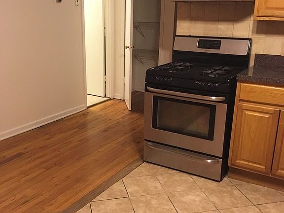 5th image of 4116 28th Ave #1