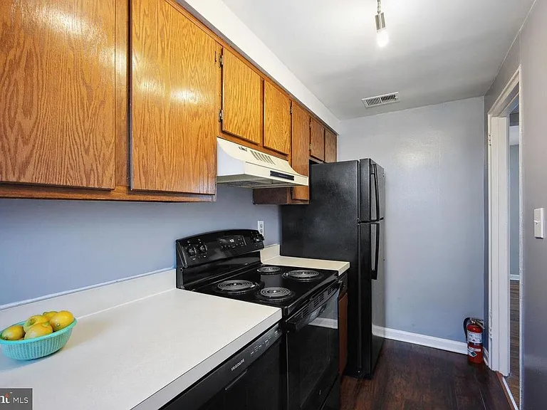 6243 Wilson Blvd #301 — Photo 7